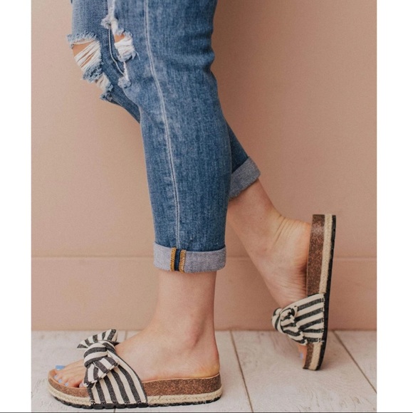 White Black Striped Slip On Linen Fabric Bow Sandals - Picture 5 of 13